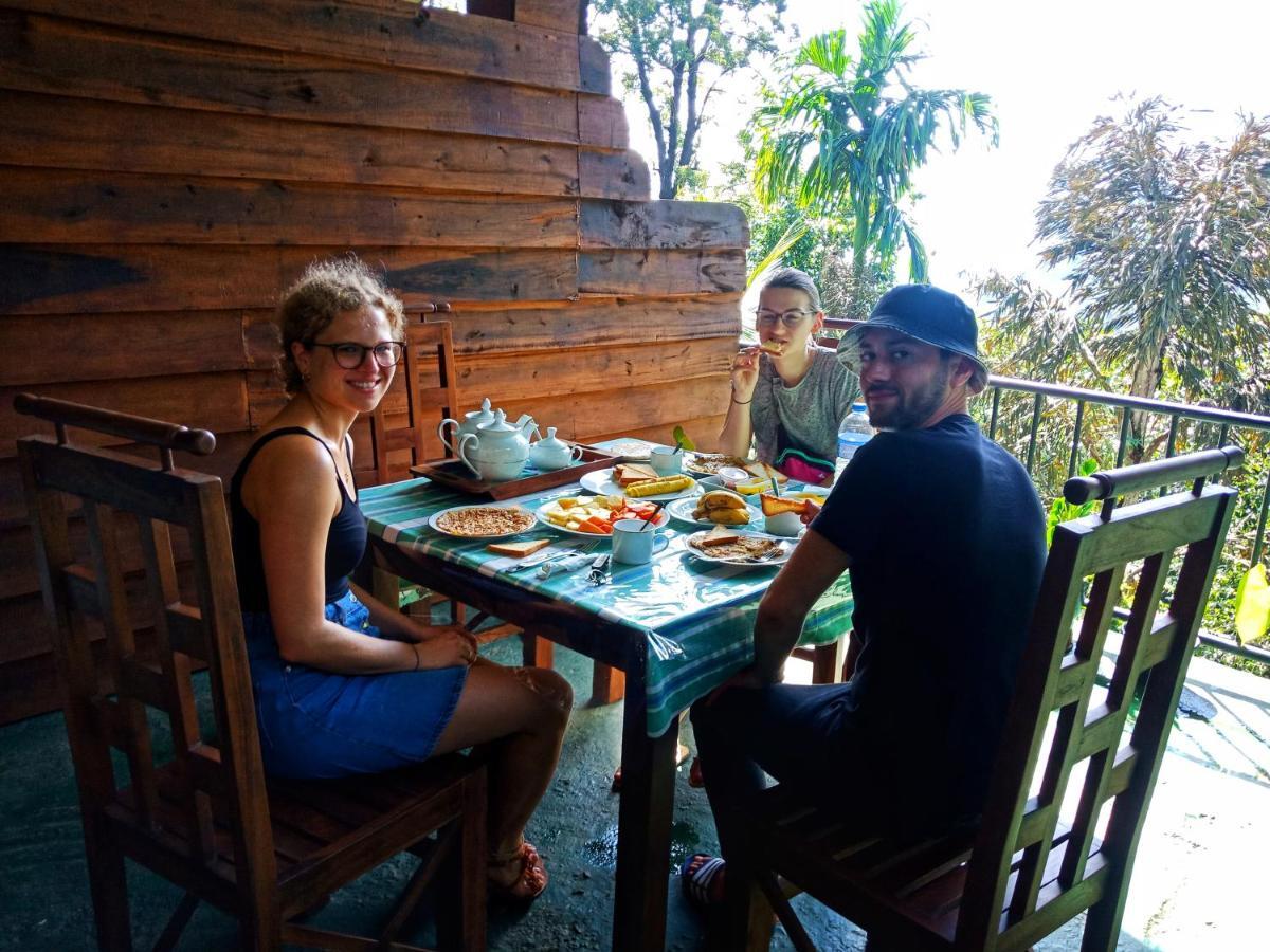 Madushanka Resort Ella Buitenkant foto
